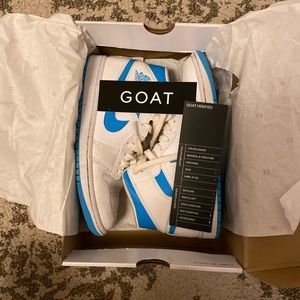 Women’s air Jordan’s 1 mid UNC